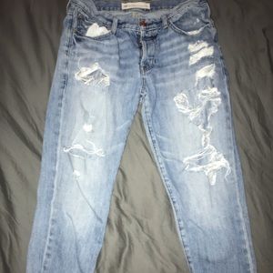 •gap distressed boyfriend jeans